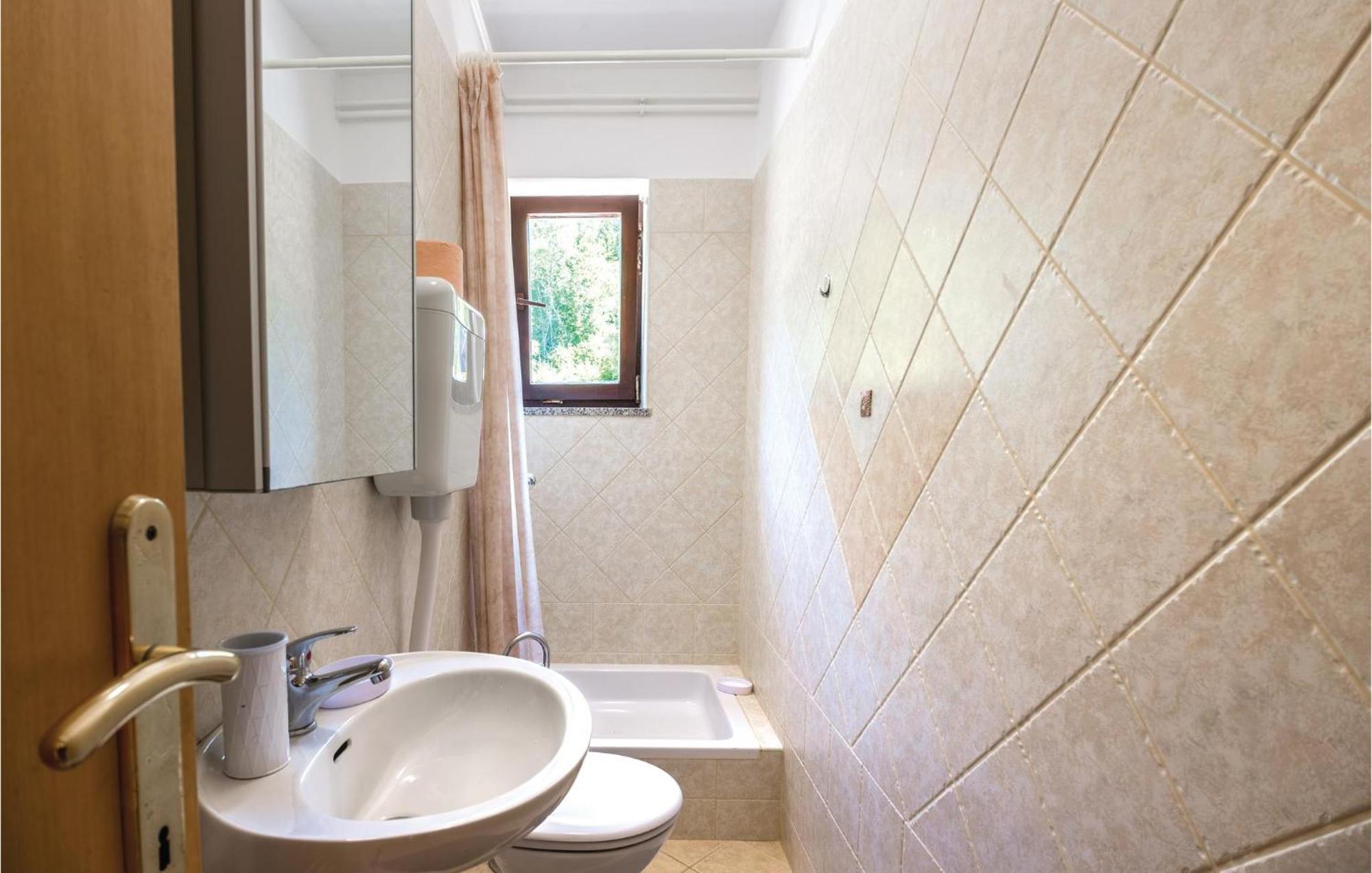Amazing Apartment In Veprinac With Kitchen Kültér fotó