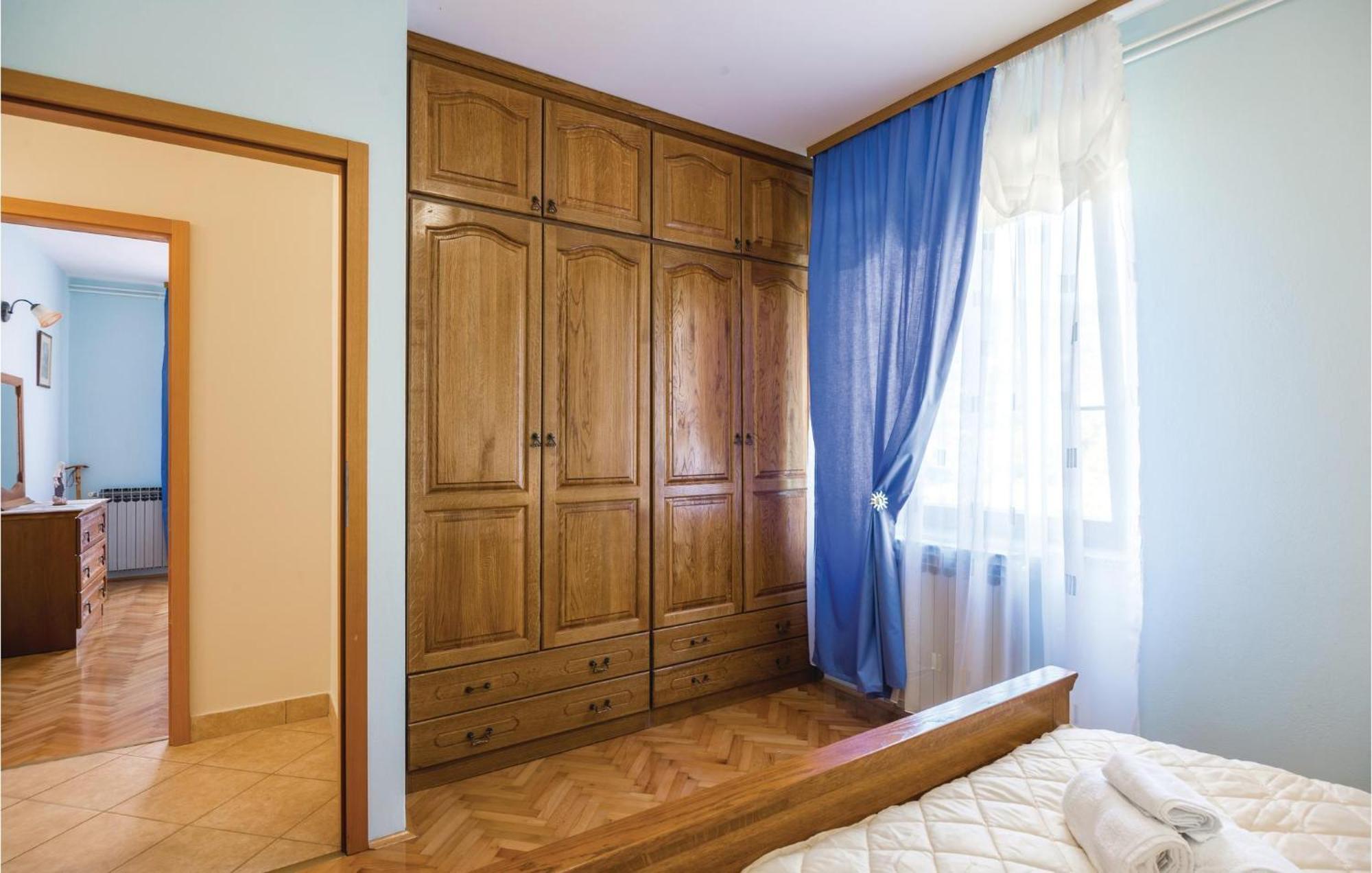 Amazing Apartment In Veprinac With Kitchen Kültér fotó