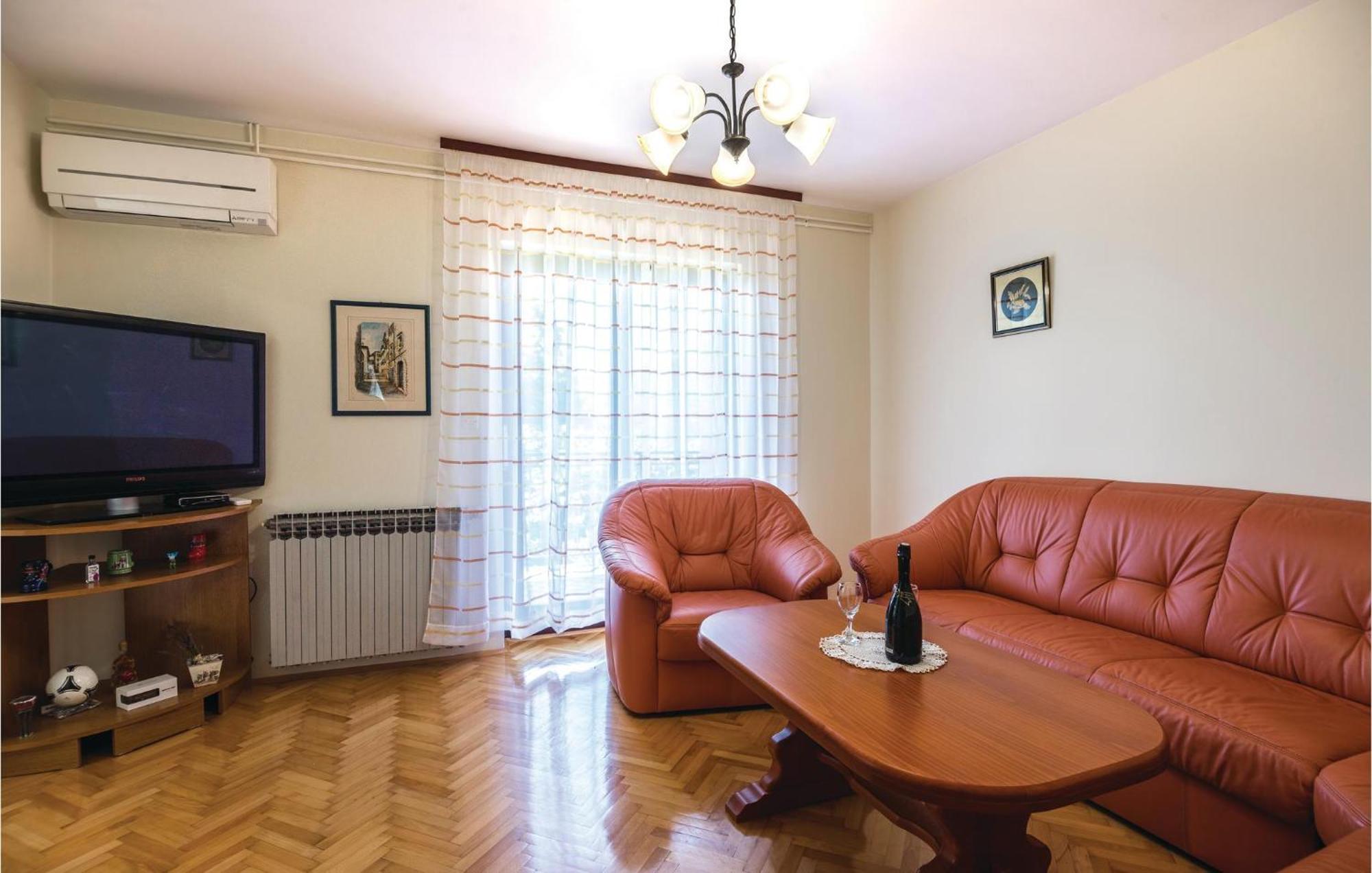 Amazing Apartment In Veprinac With Kitchen Kültér fotó