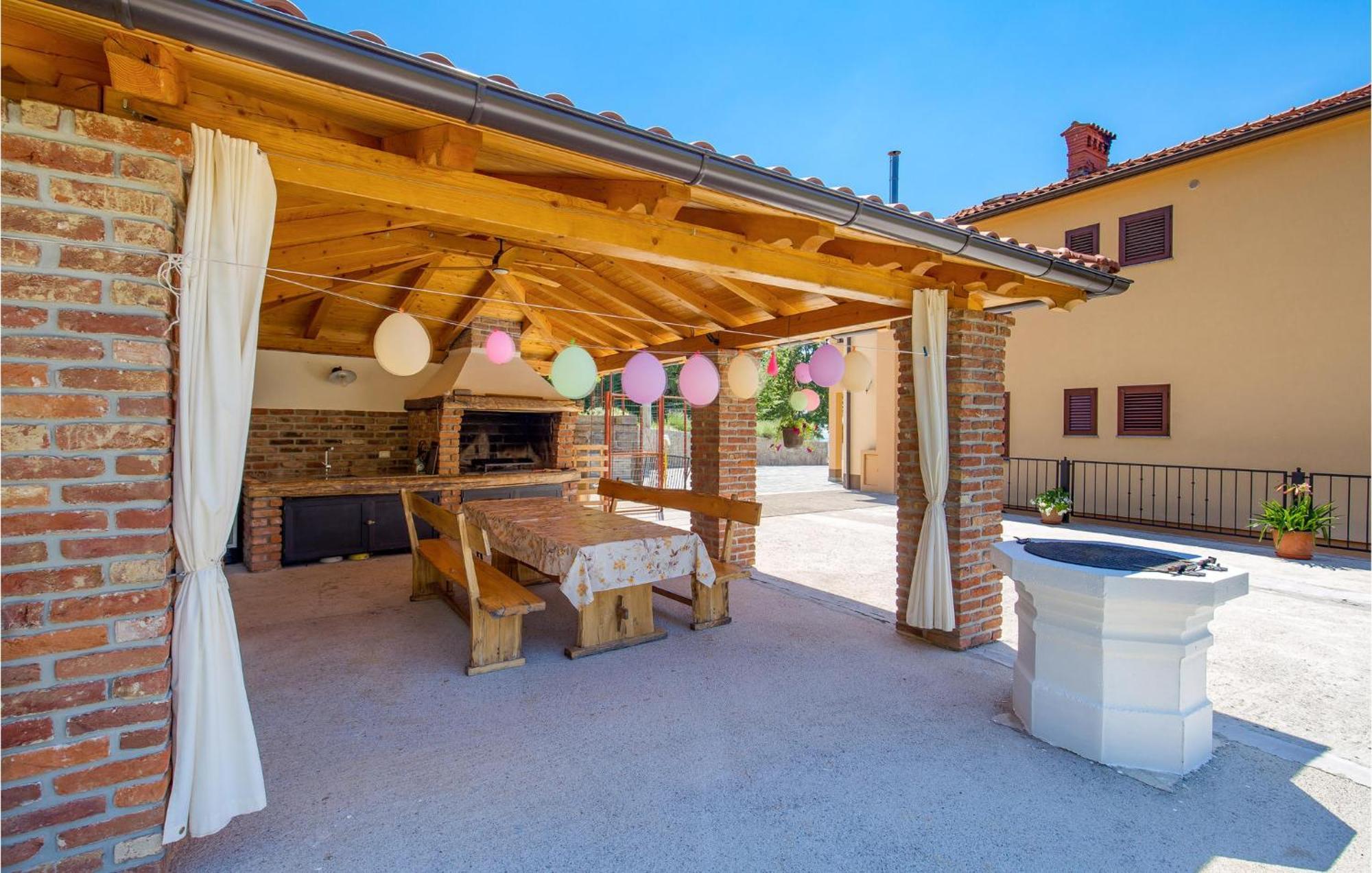 Amazing Apartment In Veprinac With Kitchen Kültér fotó