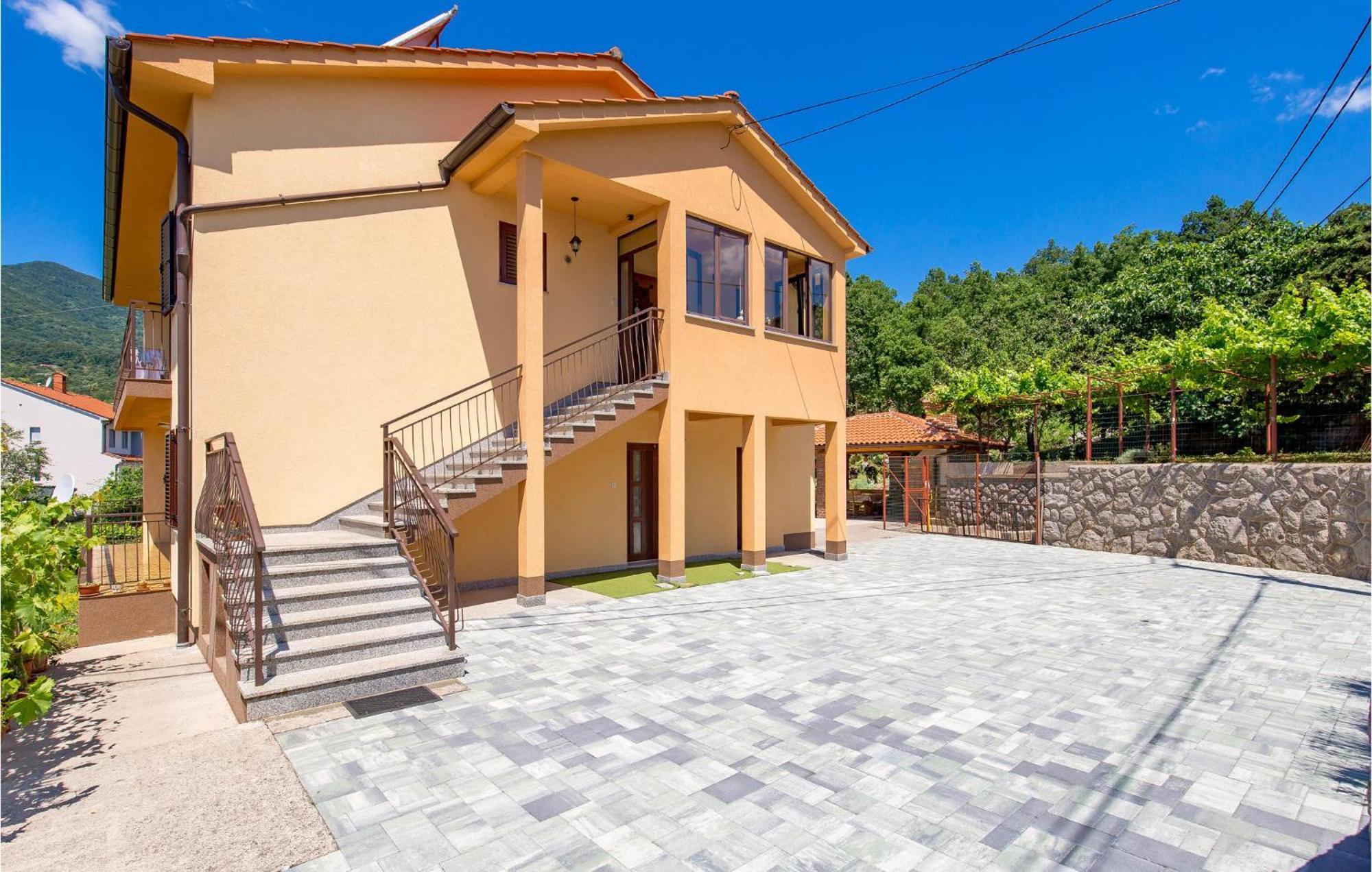 Amazing Apartment In Veprinac With Kitchen Kültér fotó