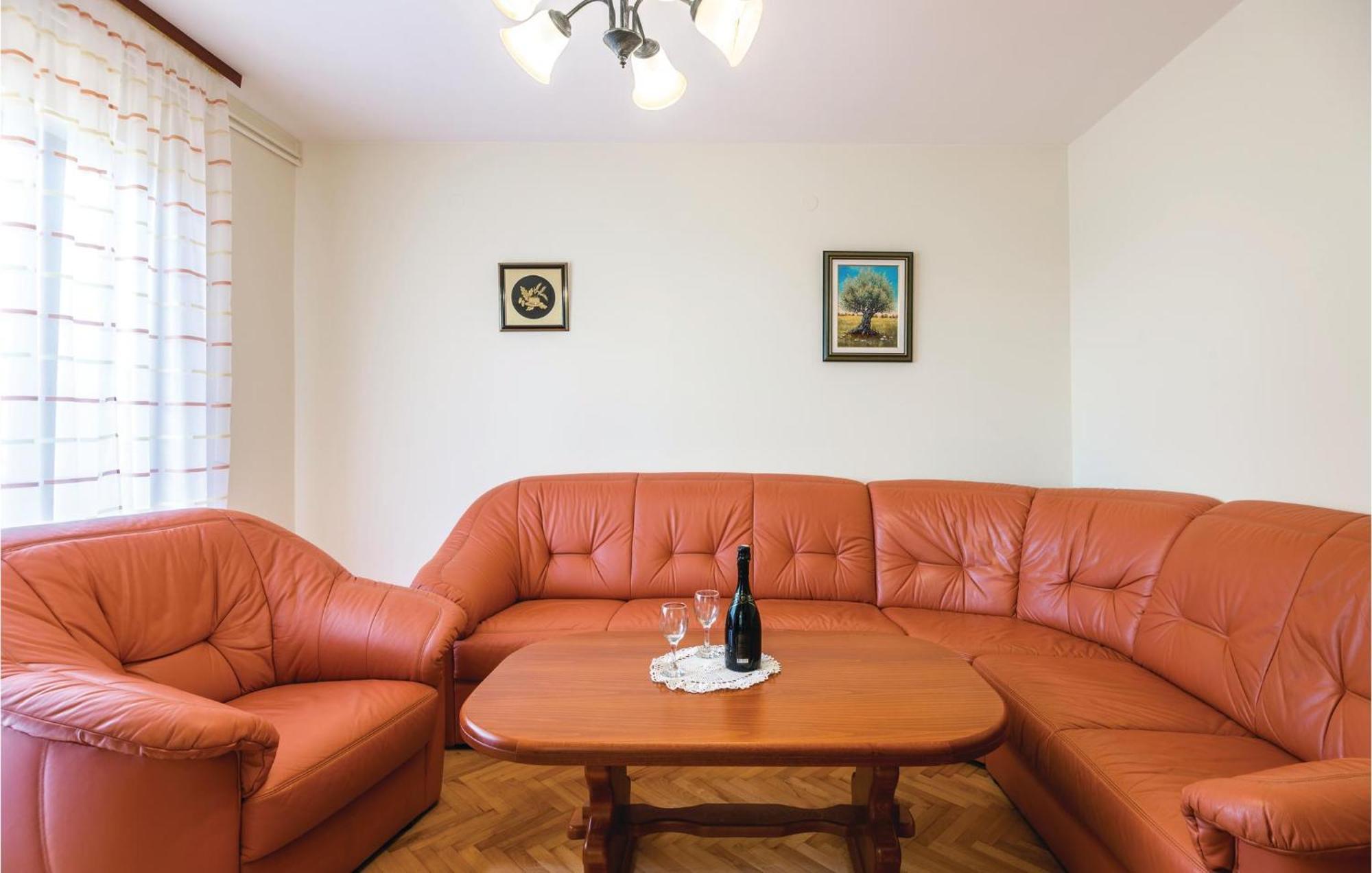 Amazing Apartment In Veprinac With Kitchen Kültér fotó