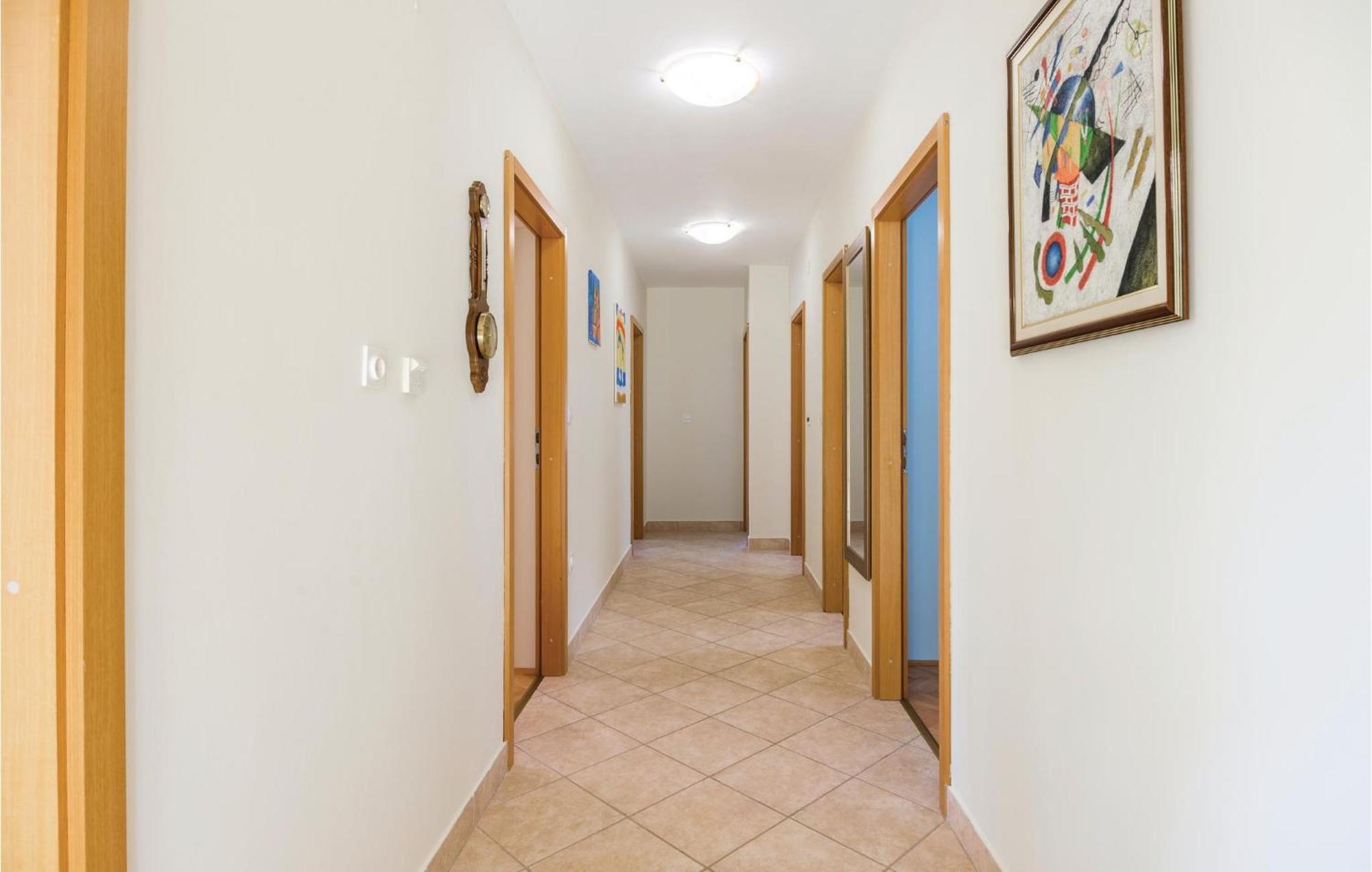 Amazing Apartment In Veprinac With Kitchen Kültér fotó